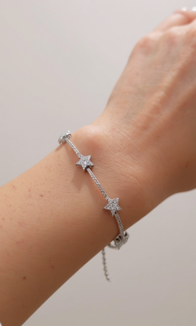 Silver Star Charm Bracelet – Dainty Elegance with a Celestial Touch